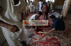 149027-pakistan-mosque-bomb-blast